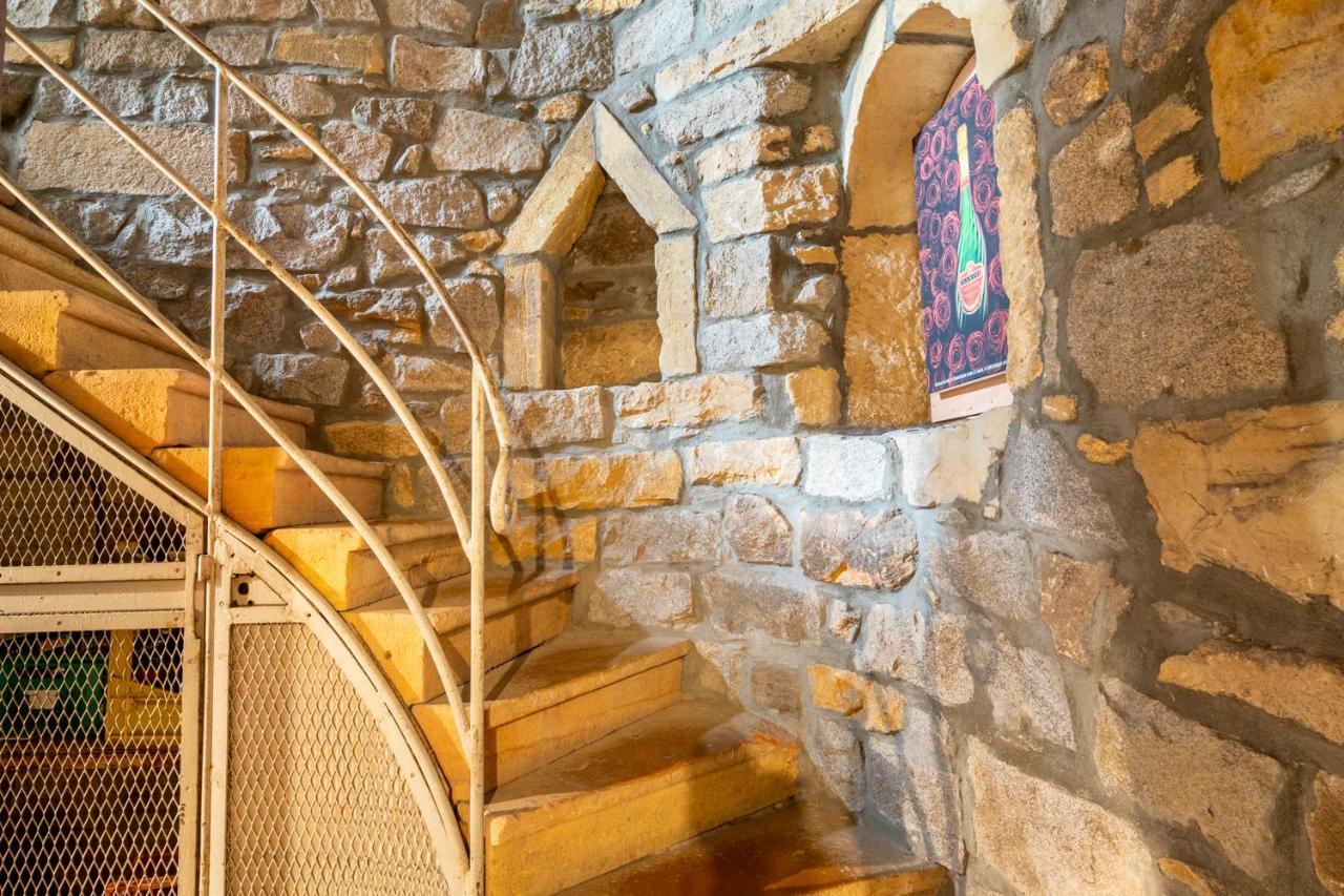 Bed and Breakfast Aux Prisons De Montagny Montagny  Exterior foto